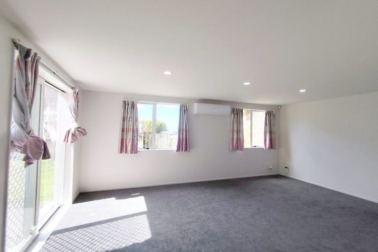 Photo of property in 3 Cityview Place, Massey, Auckland, 0614