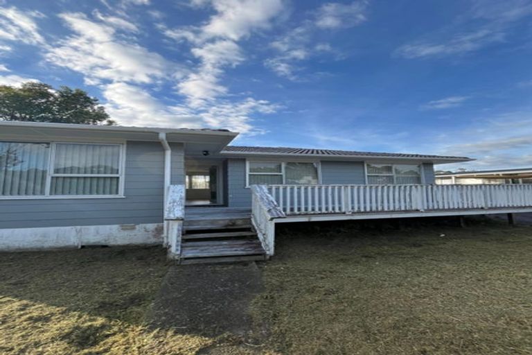 Photo of property in 99 Farquhar Road, Glendene, Auckland, 0602