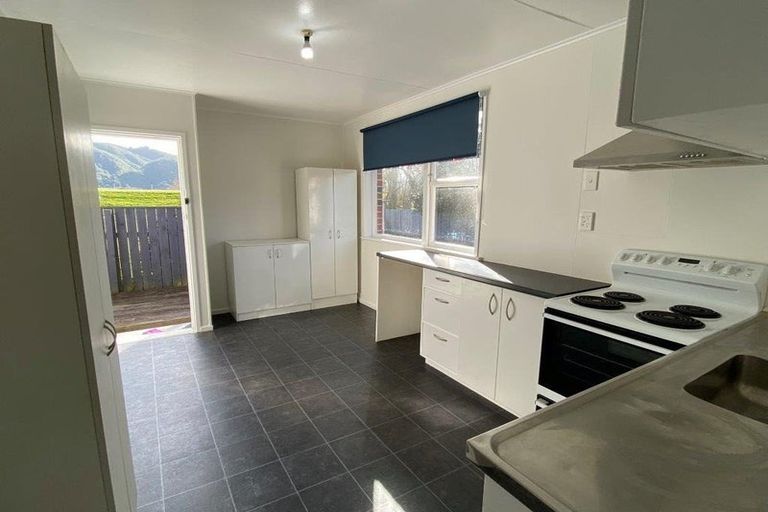 Photo of property in 2/113 Clouston Park Road, Clouston Park, Upper Hutt, 5018