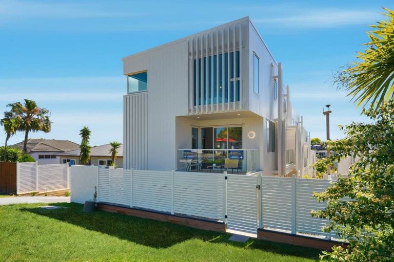 Photo of property in 1/186 Forrest Hill Road, Forrest Hill, Auckland, 0620