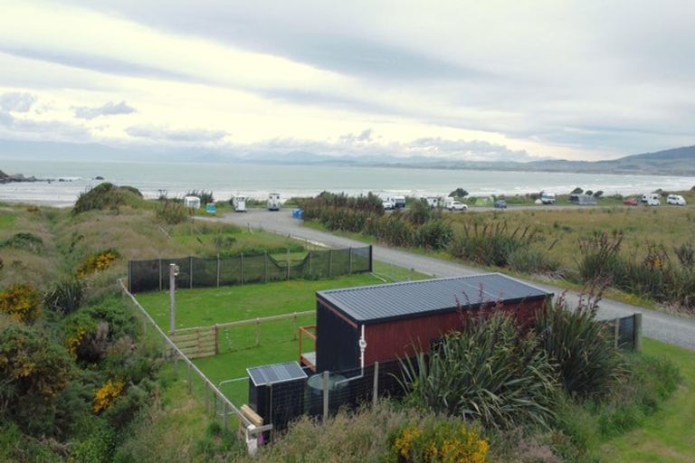 Photo of property in 19 Monkey Island Road, Orepuki, Riverton, 9881