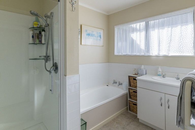 Photo of property in 36 Easton Way, Levin, 5510