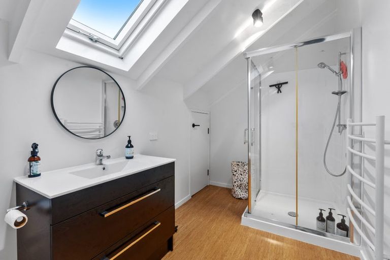 Photo of property in 43 Cumberland Street, Leigh, 0985