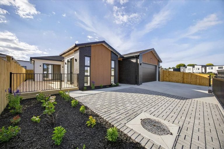 Photo of property in 10 Piko Road, Opaheke, 2113