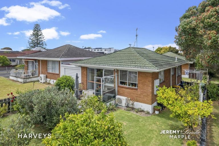 Photo of property in 28 Faith Bullock Place, New Lynn, Auckland, 0600