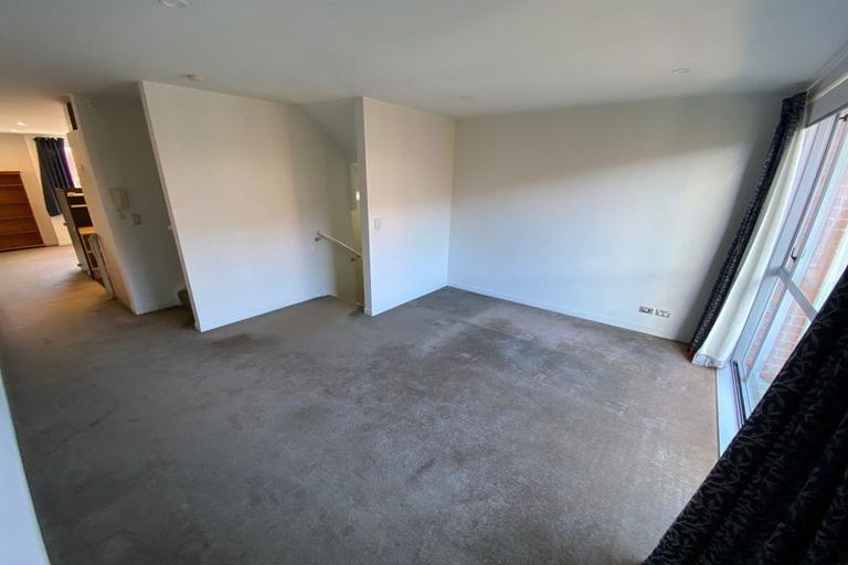 Photo of property in Altar Apartments, 3/120 Rintoul Street, Newtown, Wellington, 6021
