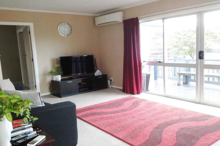 Photo of property in 18 Budleigh Street, Frankleigh Park, New Plymouth, 4310