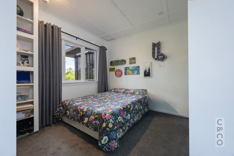 Photo of property in 50 Great North Road, Riverhead, 0820