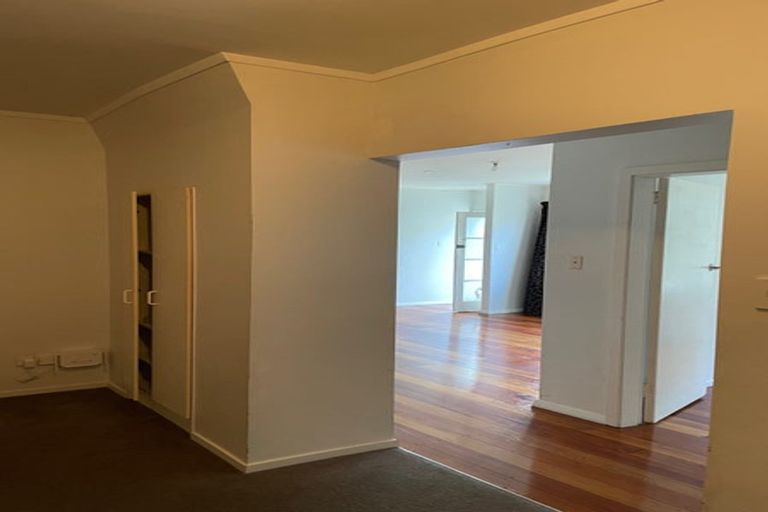 Photo of property in 23 Melrose Road, Island Bay, Wellington, 6023