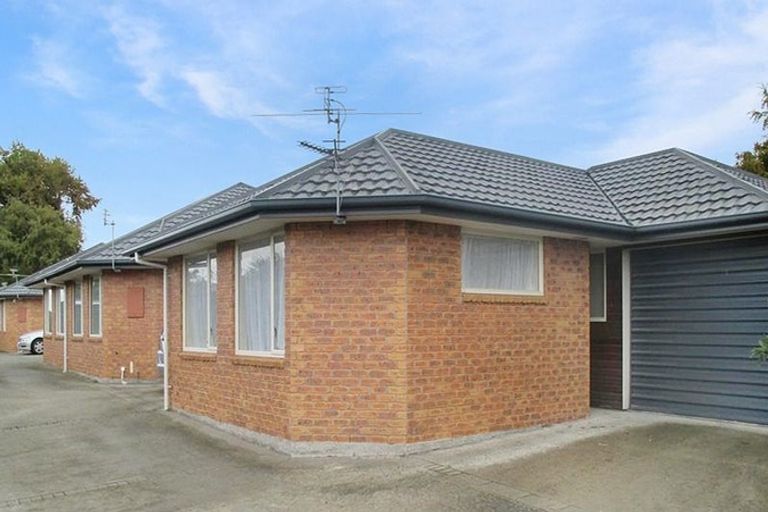 Photo of property in 17b Division Street, Riccarton, Christchurch, 8041