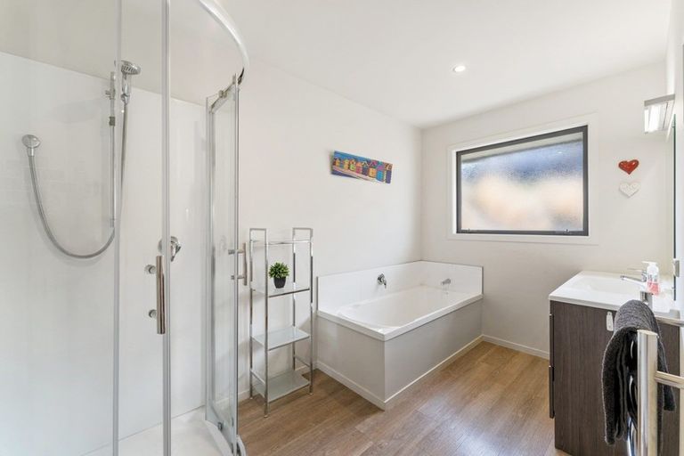 Photo of property in 20 Mount Iron Drive, Wanaka, 9305