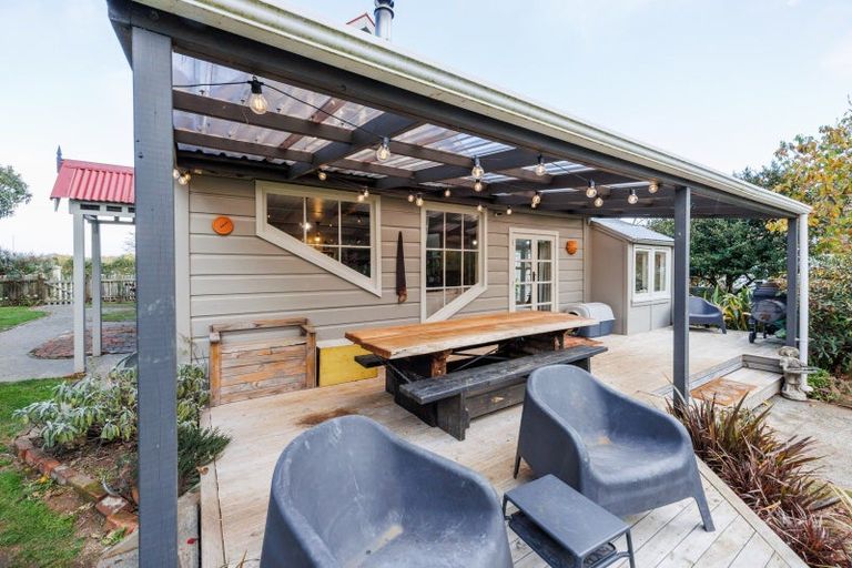 Photo of property in 6 Edwards Street, Kimbolton, Feilding, 4777