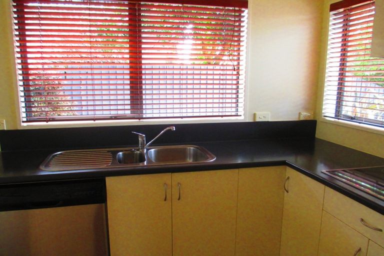 Photo of property in 102 Roberta Drive, Somerfield, Christchurch, 8024