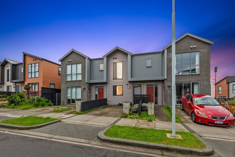 Photo of property in 40 Ringa Matau Road, Hobsonville, Auckland, 0616