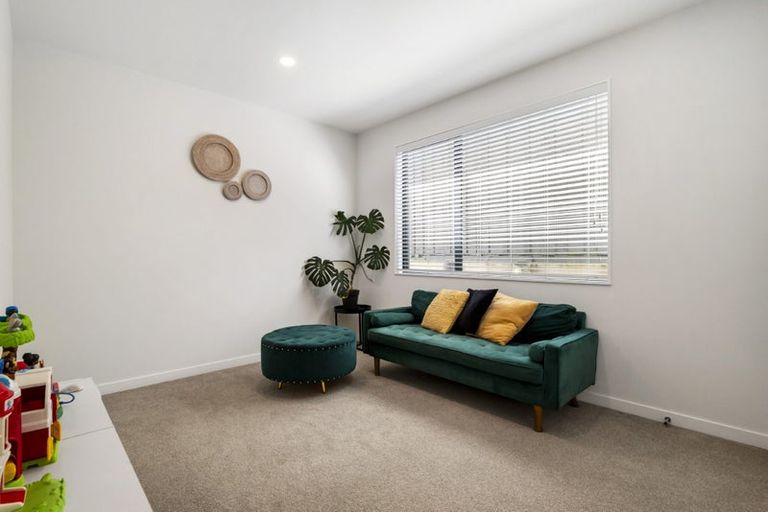 Photo of property in 4b Rosalind Road, Glenfield, Auckland, 0629