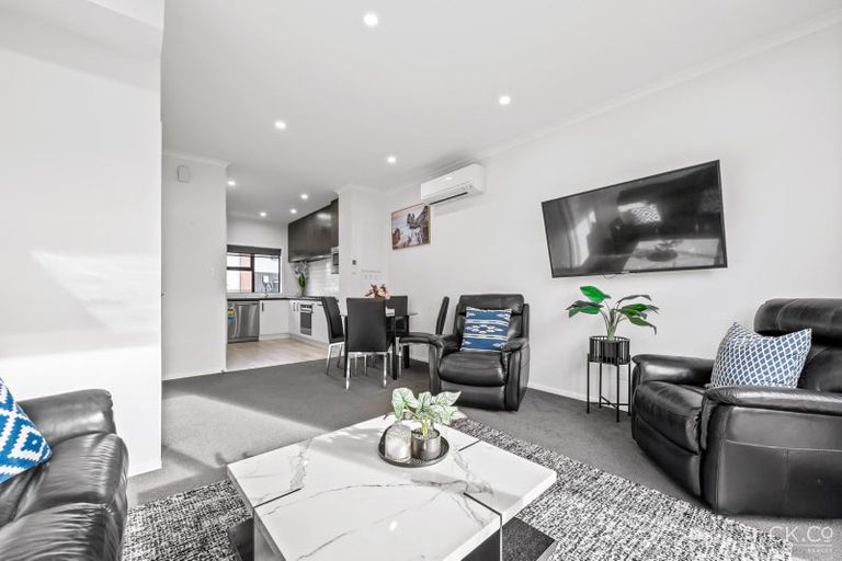 Photo of property in 15 Aston Crescent, Wallaceville, Upper Hutt, 5018