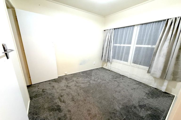 Photo of property in 2/3 Cheryl Place, Hillcrest, Auckland, 0627