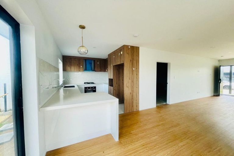 Photo of property in 74 Kauri Heart Avenue, Takanini, 2112
