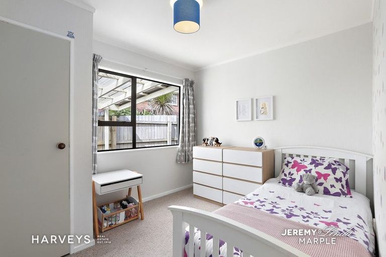 Photo of property in 1/28 Eastglen Road, Glen Eden, Auckland, 0602