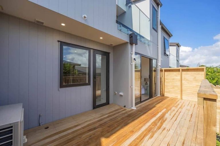 Photo of property in 8/8 Sheehan Road, Te Atatu South, Auckland, 0610