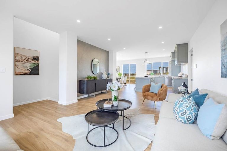 Photo of property in 42 Takurua Terrace, Orewa, 0931