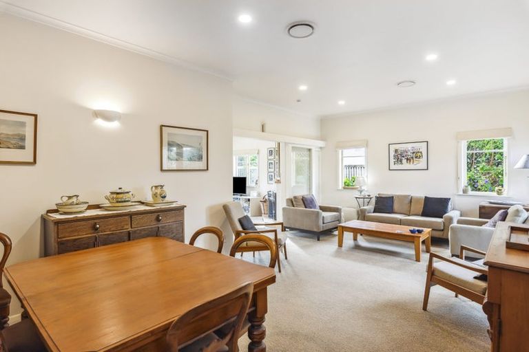 Photo of property in 43 Golf Road, Paraparaumu Beach, Paraparaumu, 5032