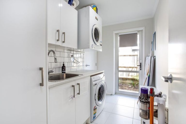 Photo of property in 3 Lewann Lane, Helensville, 0800