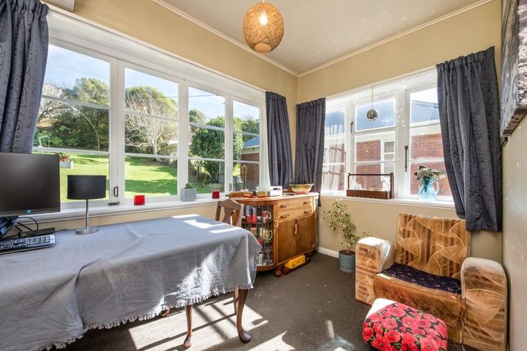 Photo of property in 30 Hindmarsh Street, Johnsonville, Wellington, 6037