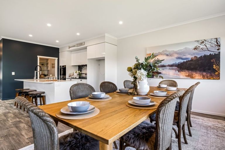 Photo of property in 14 Wheriko Avenue, Glenbrook, Waiuku, 2681