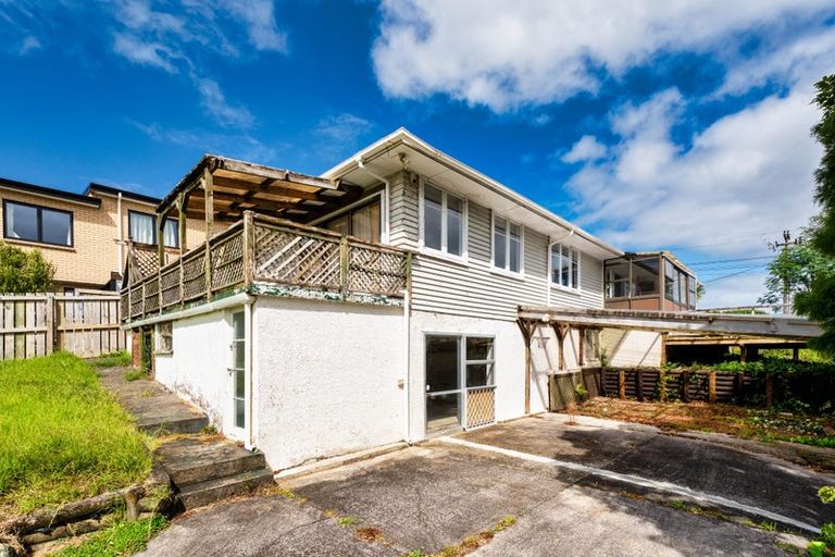 Photo of property in 84 Awaroa Road, Sunnyvale, Auckland, 0612