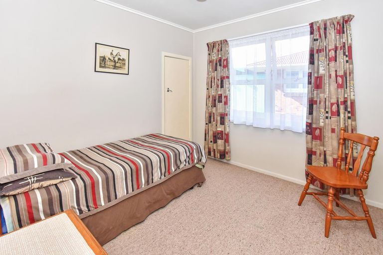 Photo of property in 2 Berwyn Avenue, Takanini, 2112