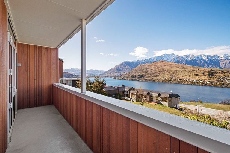 Photo of property in 62 Hensman Road, Queenstown, 9300