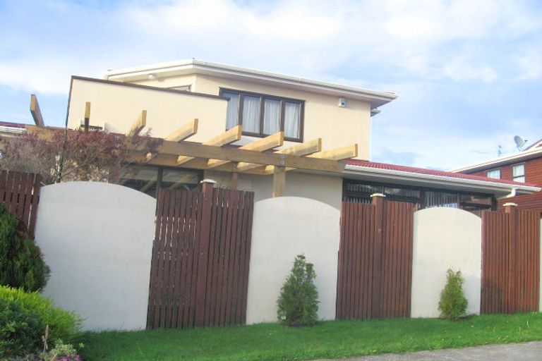 Photo of property in 37 Saint Aidans Way, Tawa, Wellington, 5028