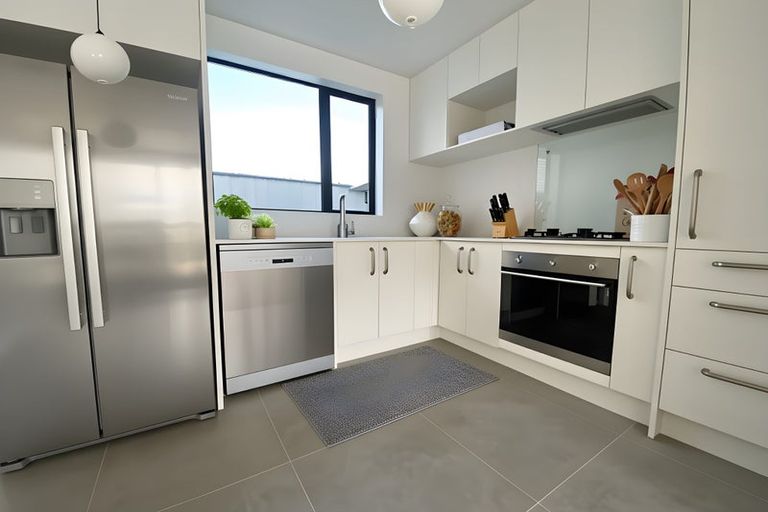 Photo of property in 10 Cessna Crescent, Mangere, Auckland, 2022