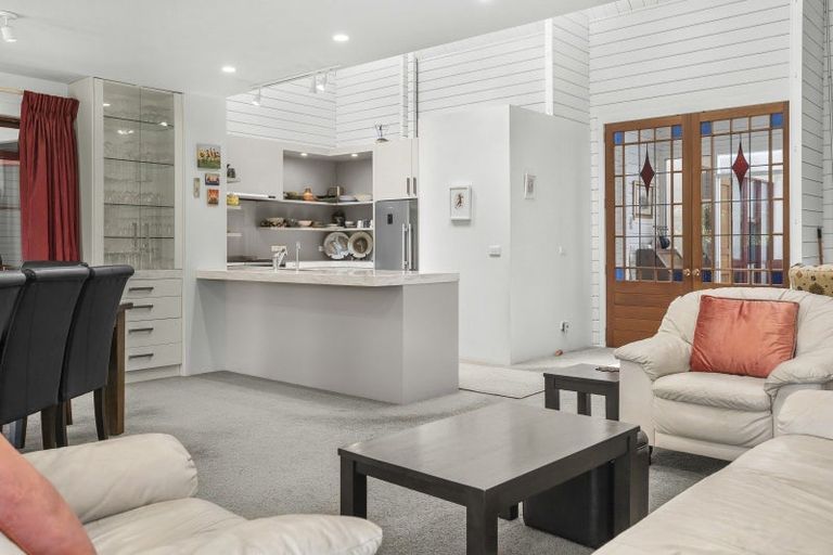 Photo of property in 66-66a Kuratawhiti Street, Greytown, 5712