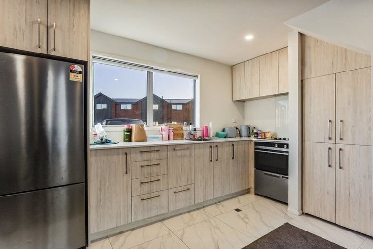 Photo of property in 2/5 Matata Place, Dallington, Christchurch, 8061
