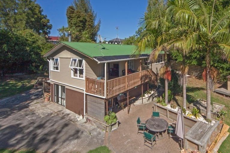 Photo of property in 41 Taipari Road, Te Atatu Peninsula, Auckland, 0610