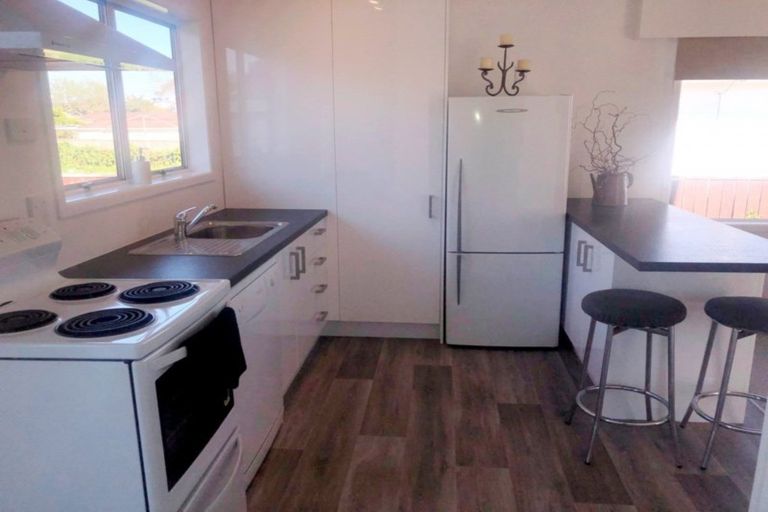 Photo of property in 12 Vogel Street, Levin, 5510