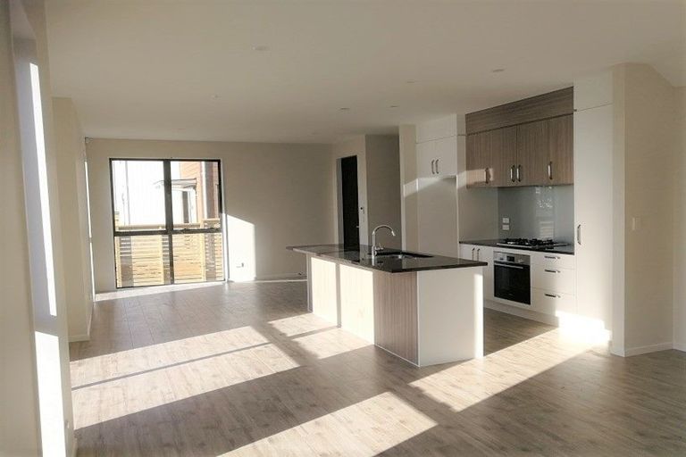 Photo of property in 5 Fowler Street, Northcote, Auckland, 0627