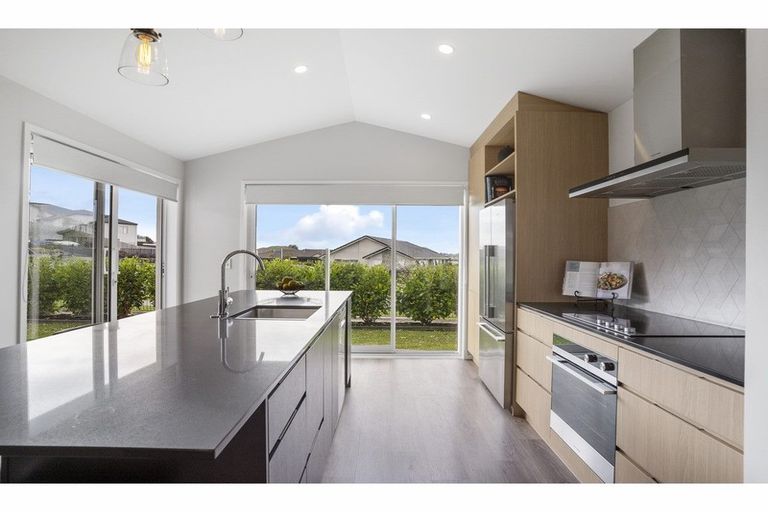 Photo of property in 5 Flavell Drive, Orewa, 0931