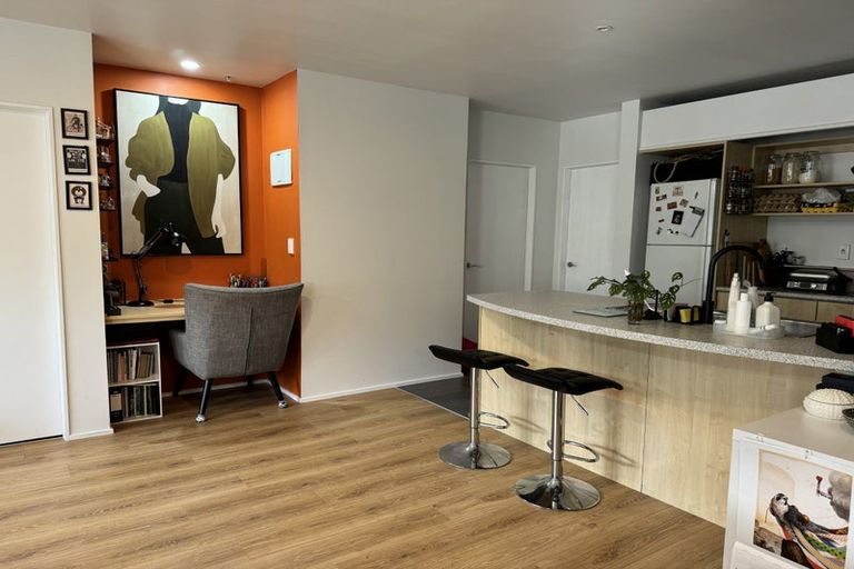 Photo of property in St Peters Apartments, 2e/192 Willis Street, Te Aro, Wellington, 6011
