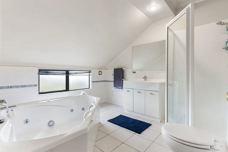 Photo of property in 3/102 Greenhithe Road, Greenhithe, Auckland, 0632