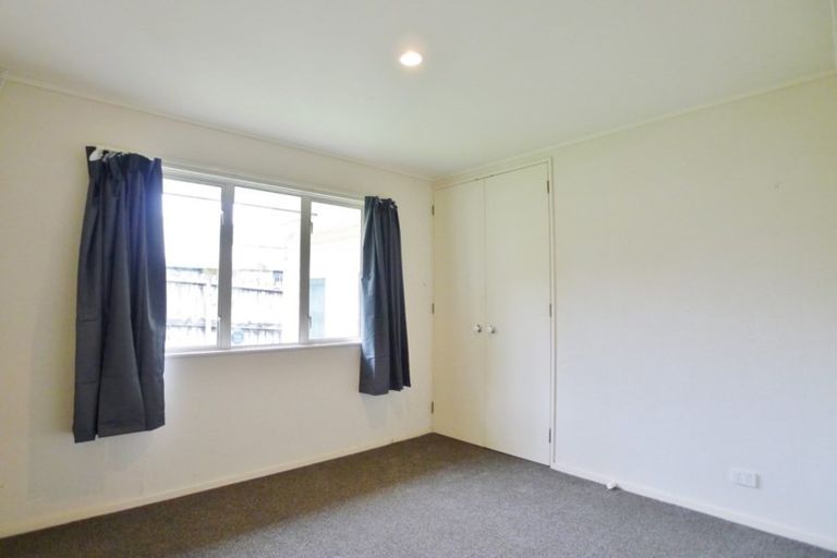 Photo of property in 104 Kingdale Road, Henderson, Auckland, 0610