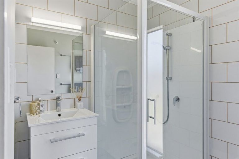 Photo of property in 2 Cypress Grove, Paraparaumu, 5032