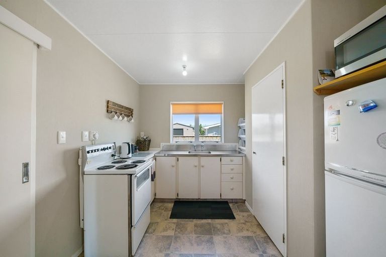 Photo of property in 18a Shortt Street, Foxton Beach, Foxton, 4815