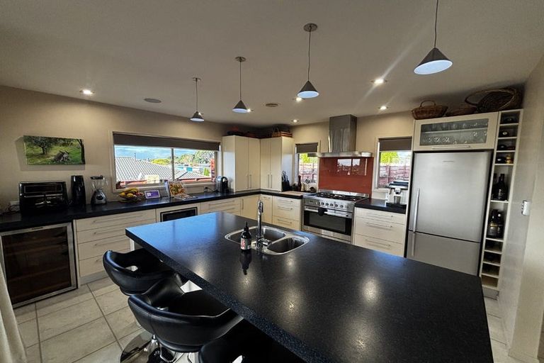 Photo of property in 58 Karamea Street, Whalers Gate, New Plymouth, 4310