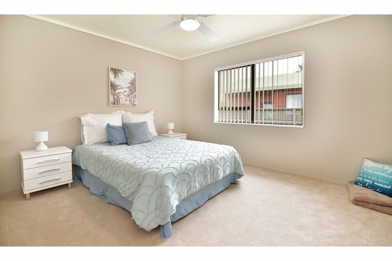 Photo of property in 2/28 Lakeside Drive, Orewa, 0931