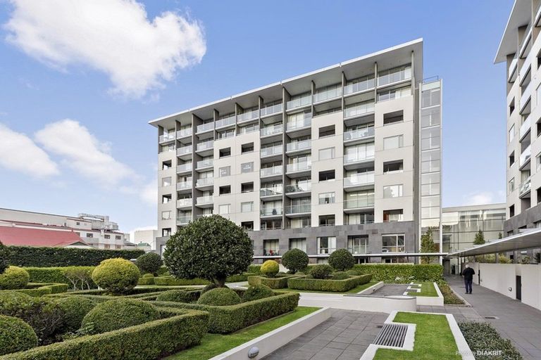 Photo of property in Sanctum Apartment, 10 Ebor Street, Te Aro, Wellington, 6011