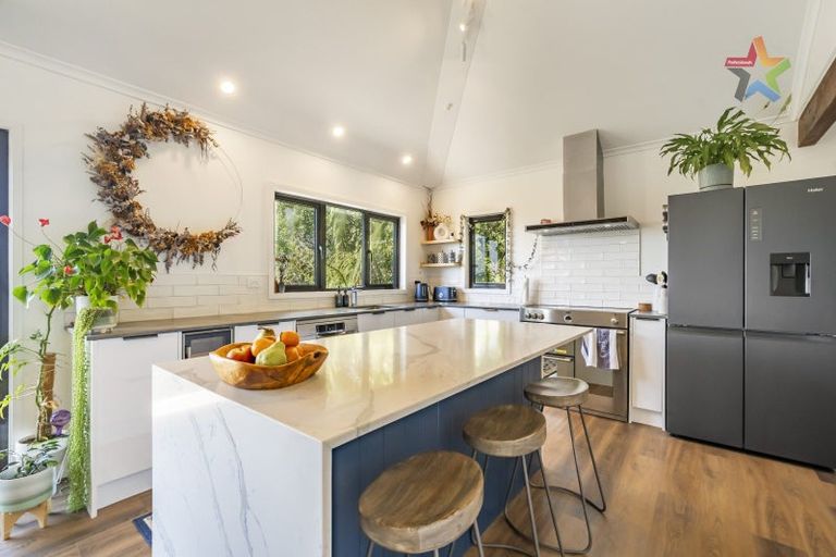 Photo of property in 93 Miromiro Road, Normandale, Lower Hutt, 5010