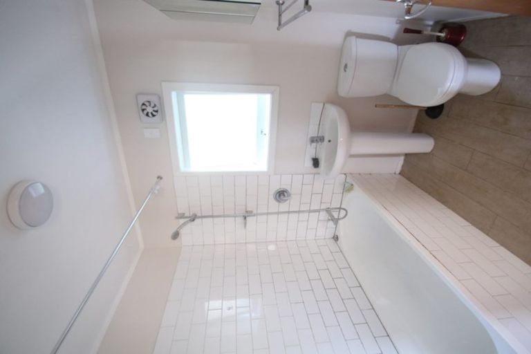 Photo of property in 10 Kereru Street, Henderson, Auckland, 0612